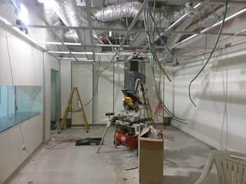   
Construction clean rooms in the Caesarea Industrial Zone